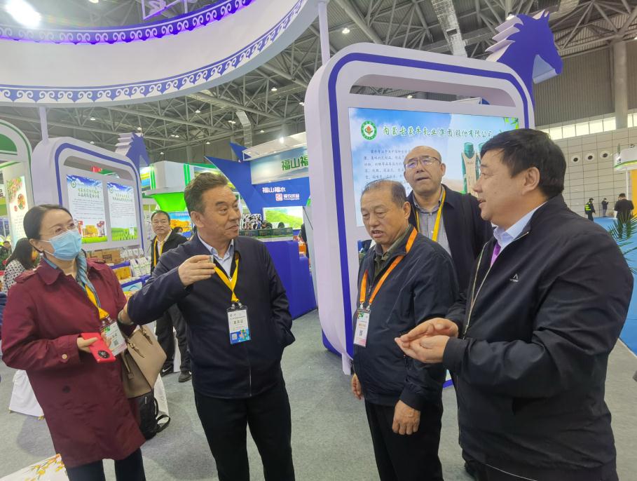 內(nèi)蒙古1400多種有機、綠色農(nóng)畜產(chǎn)品亮相中國綠色食品博覽會和中國國際有機食品博覽會